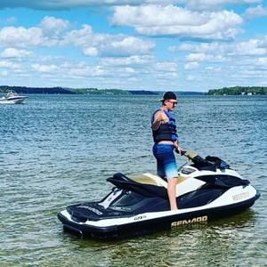 Meet your Posher, Taylor